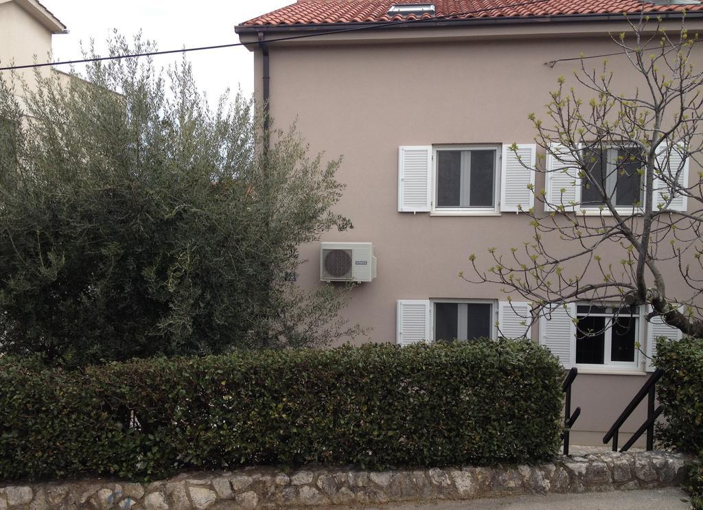 Apartment Dubravka Malinska Exterior foto